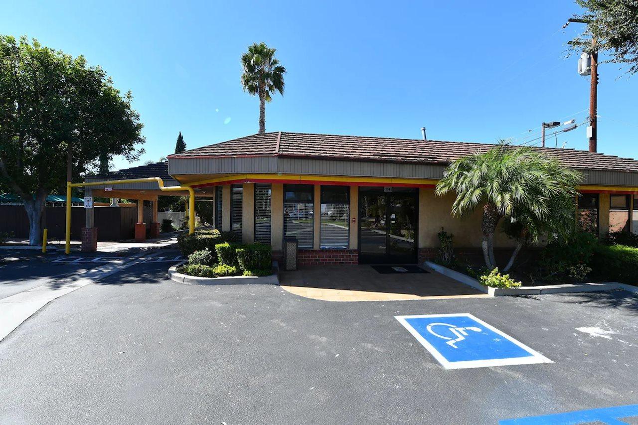 Costa Mesa Inn - Newport Beach Area المظهر الخارجي الصورة