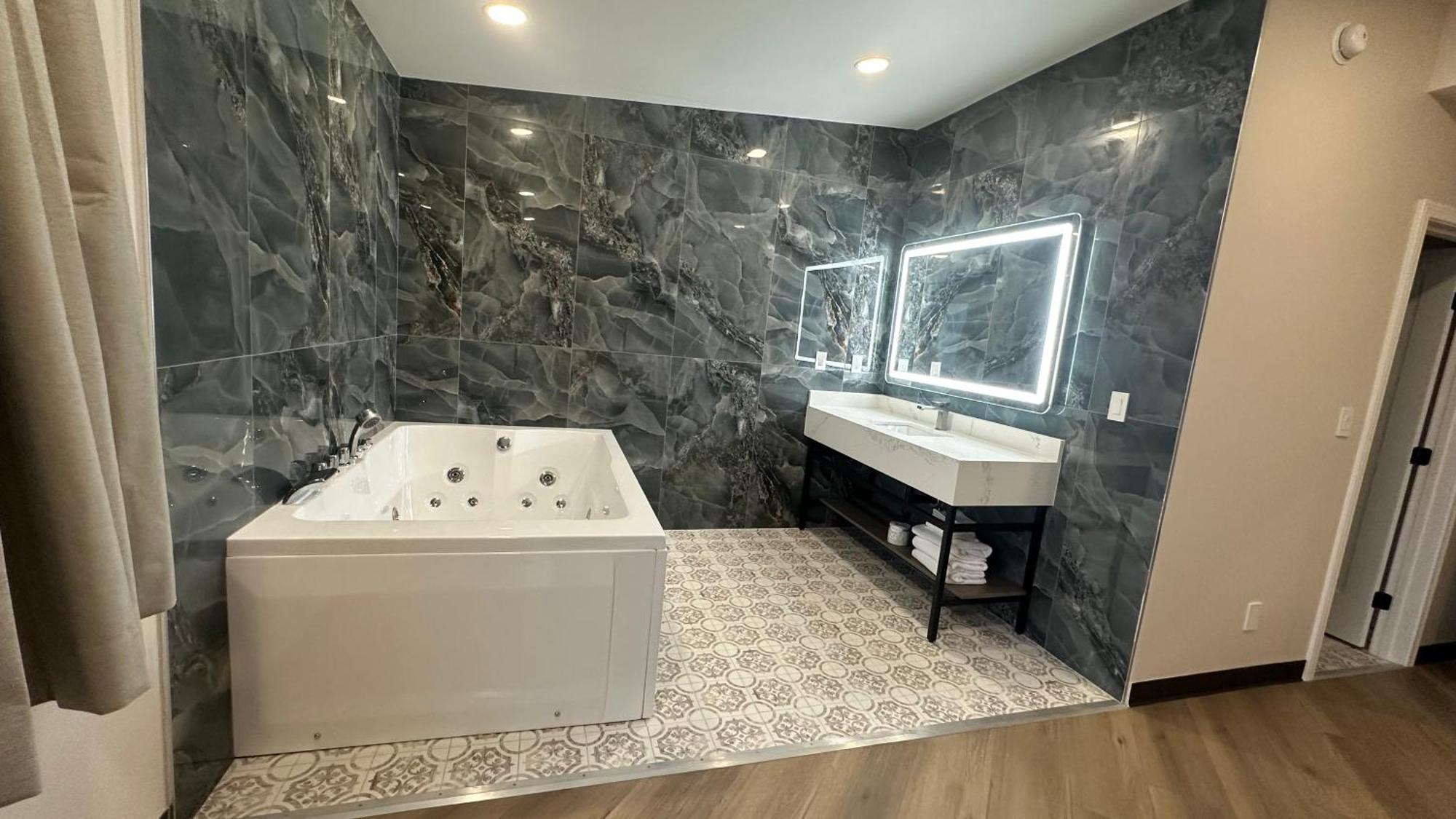 Costa Mesa Inn - Newport Beach Area المظهر الخارجي الصورة